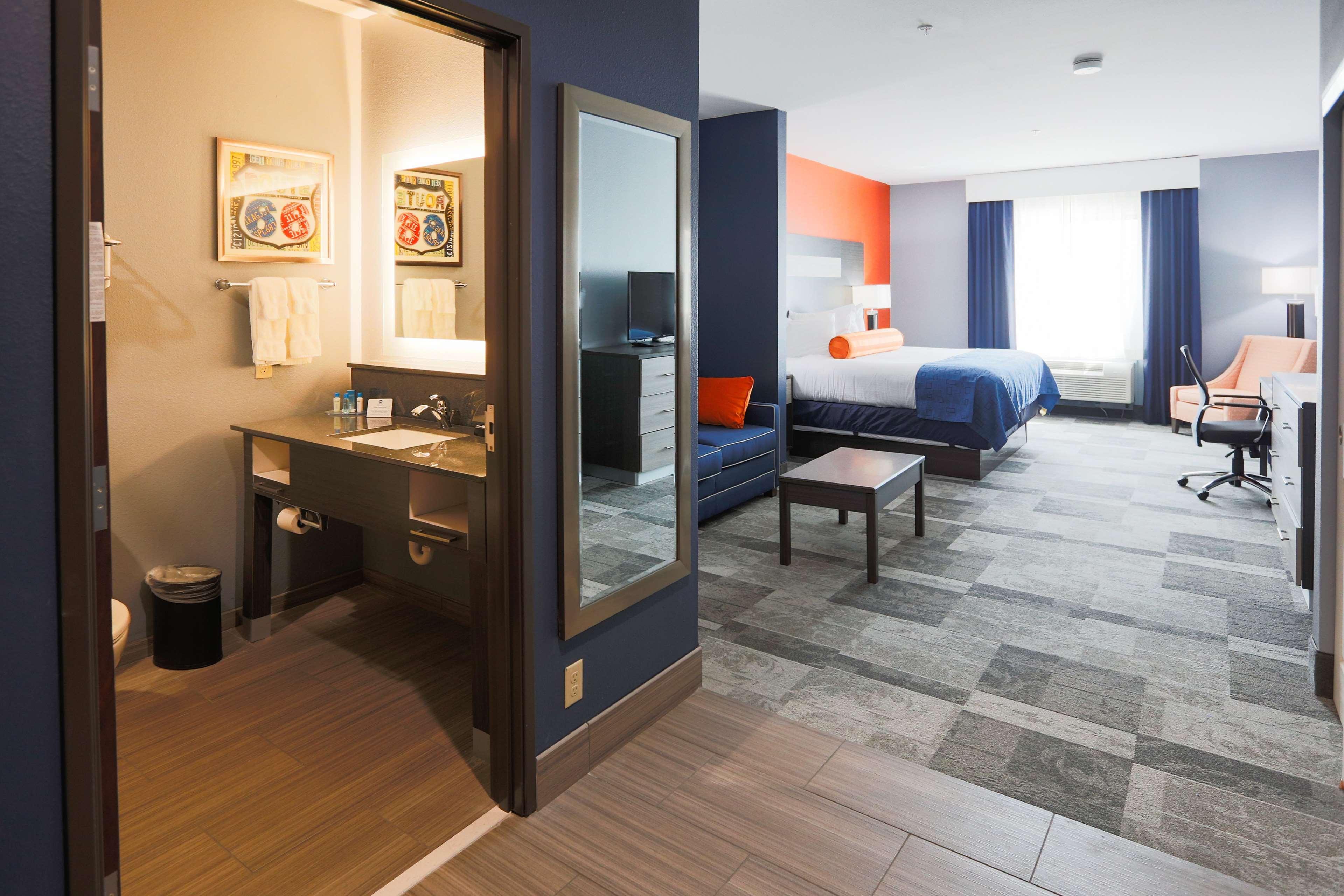 Best Western Plus Wewoka Inn & Suites מראה חיצוני תמונה